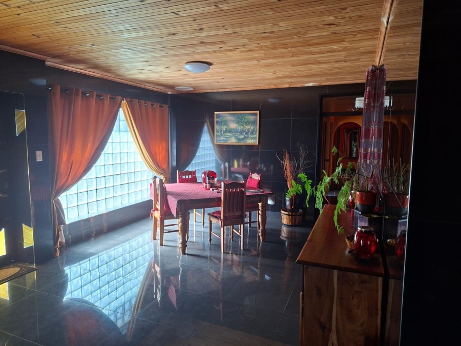 5 Bedroom Property for Sale in Protea Heights Western Cape
